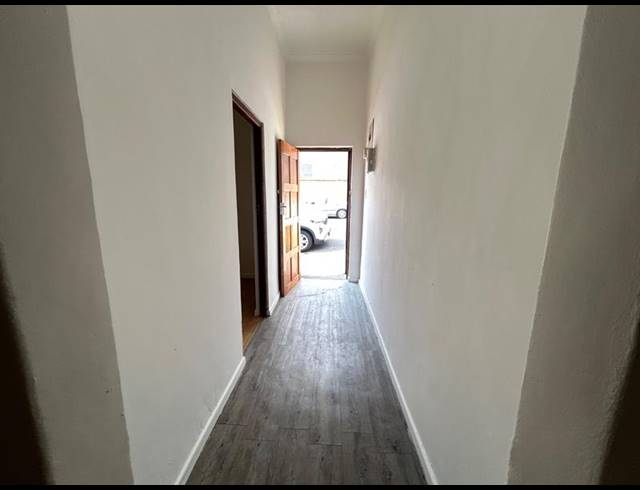 2 BEDROOM PROPERTY TO RENT IN WOODSTOCK